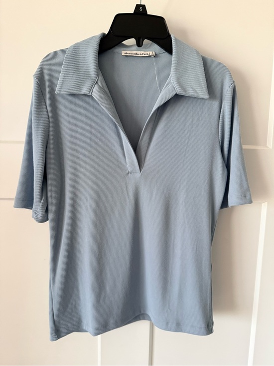 Abercrombie & Fitch Tops - Abercrombie & Fitch Light Blue Ribbed Polo Shirt Size Small NWOT